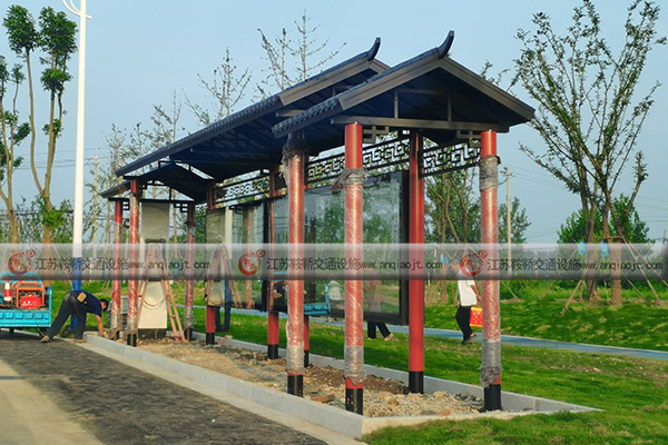 <strong>候車亭廣告哪家比較好？候車亭廣告的價格一般是多少？</strong>