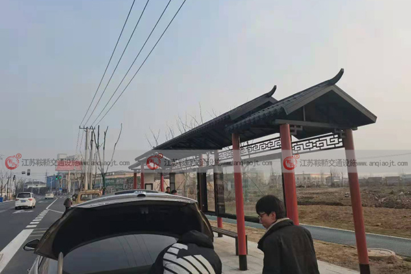 不同類型候車(chē)亭站牌廣告的選擇技巧