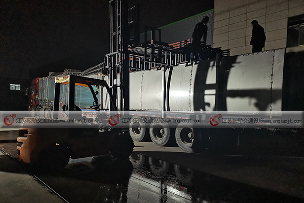 <strong>定制候車亭有哪些好處？候車亭定制需要注意什么？</strong>