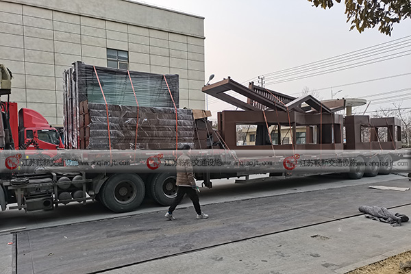 <strong>公交候車亭施工流程有哪些步驟？安裝時(shí)怎么選擇師傅？</strong>