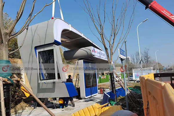 <strong>公交車候車亭銷售商家電話，在廠家定制公交車候車亭好處</strong>